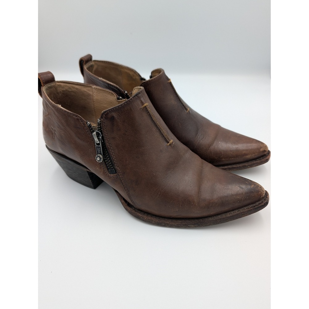Frye Brown Leather Pointed Toe Ankle Boots Western Side Zip Distressed 8.5 B